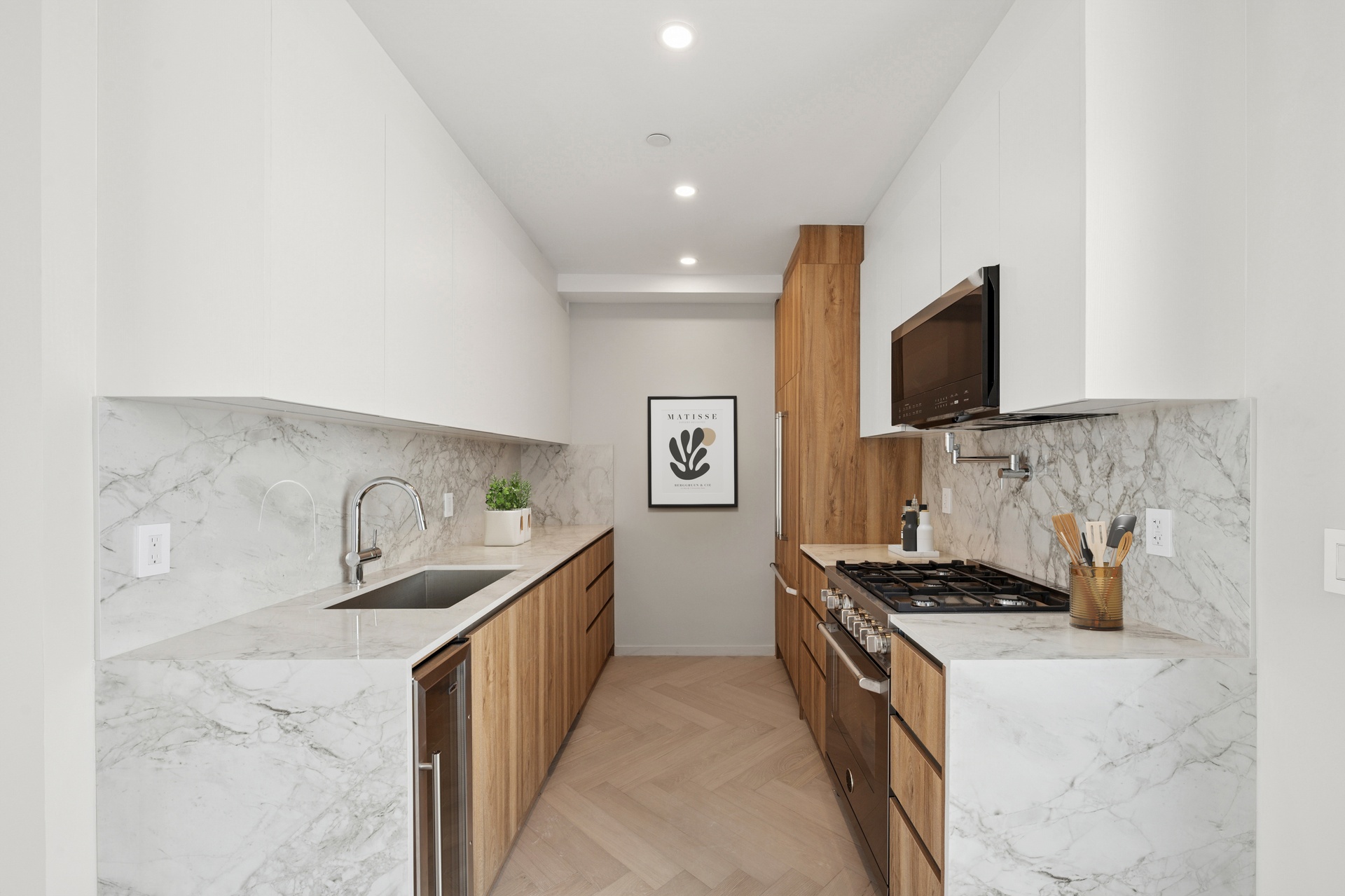 390 Manhattan Avenue Residence 5