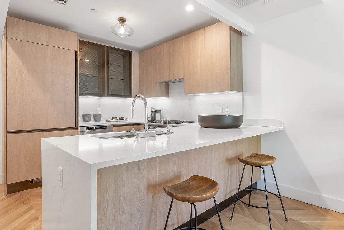 590 6th Street 3-L