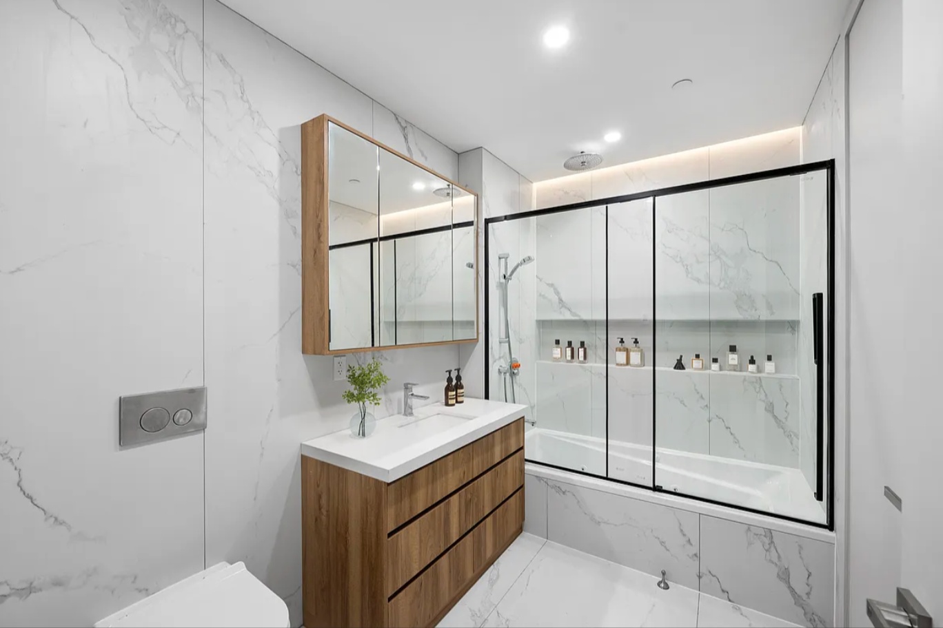 223 Frost Street Garden