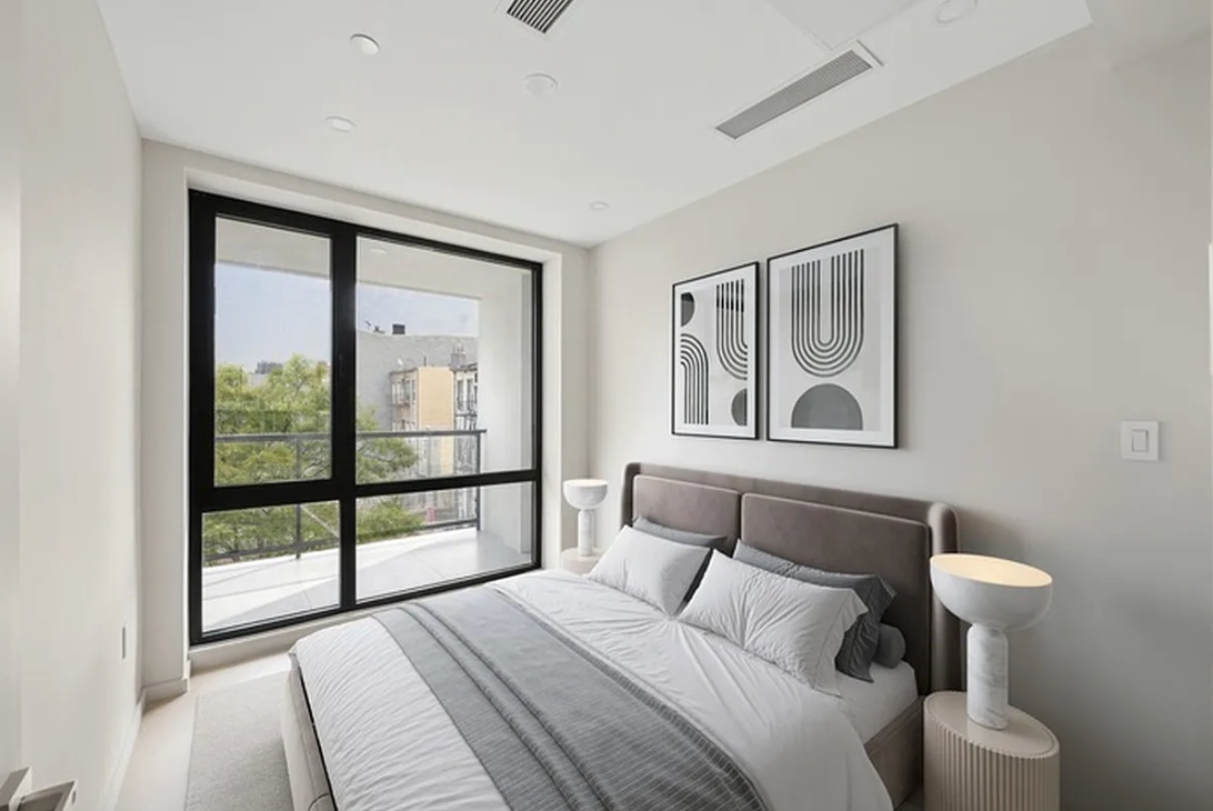 390 Manhattan Avenue Unit 3