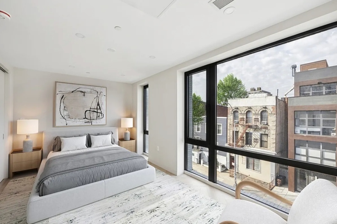 390 Manhattan Avenue Unit 3