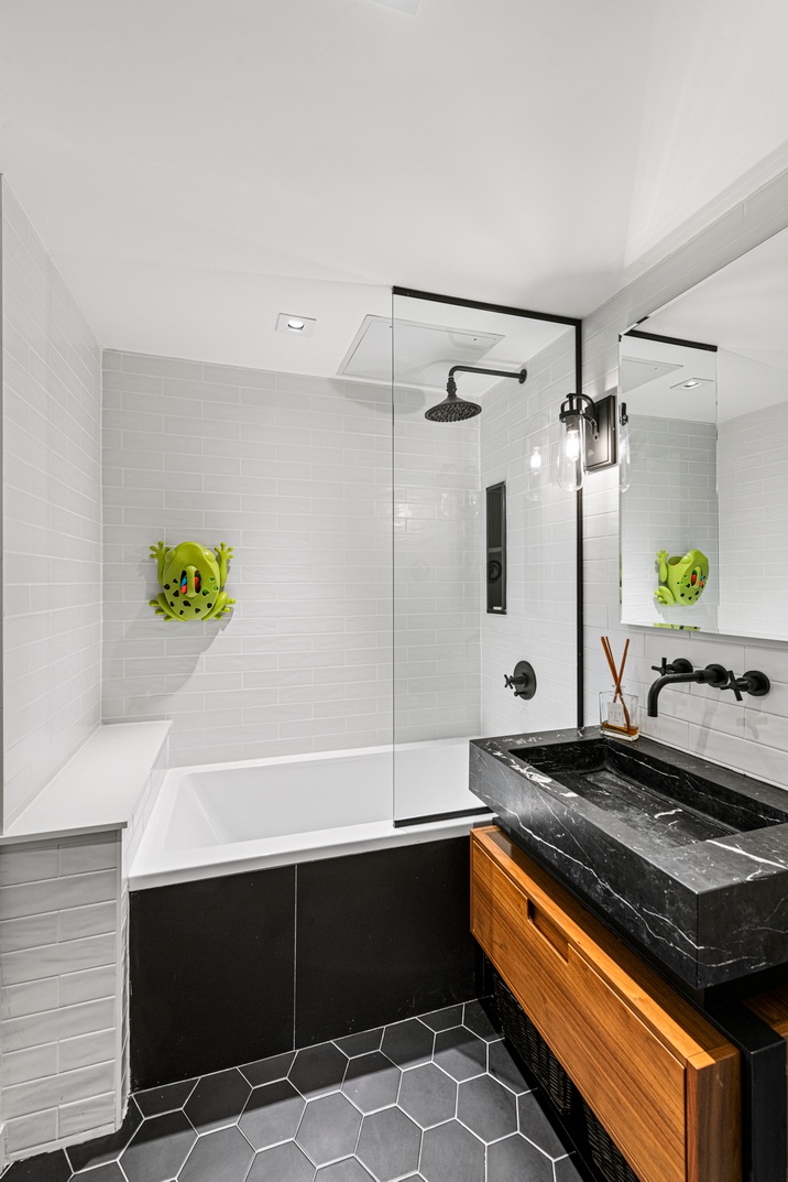 33 Frost Street 3-B
