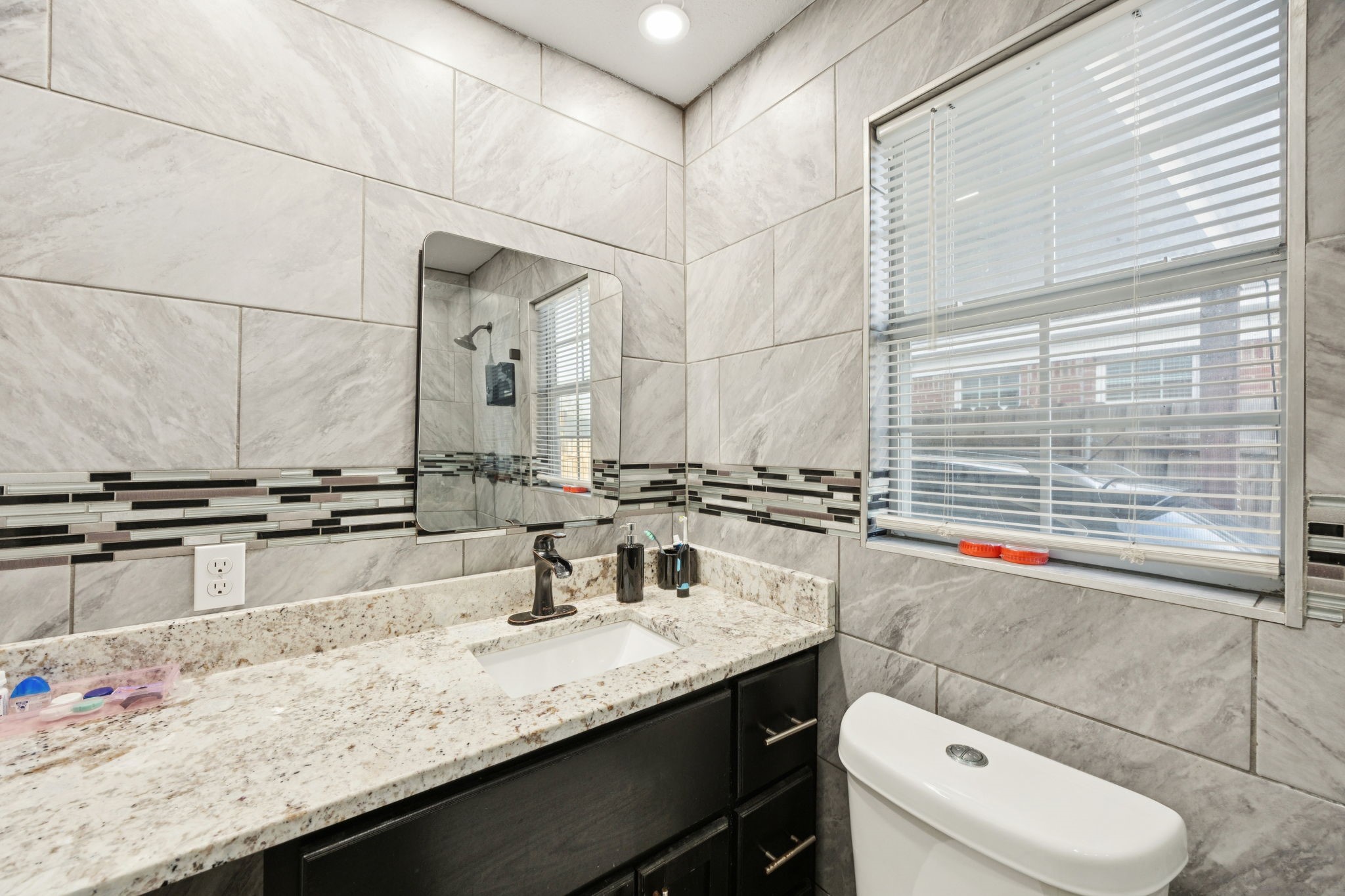 2903 Mount Vernon Avenue