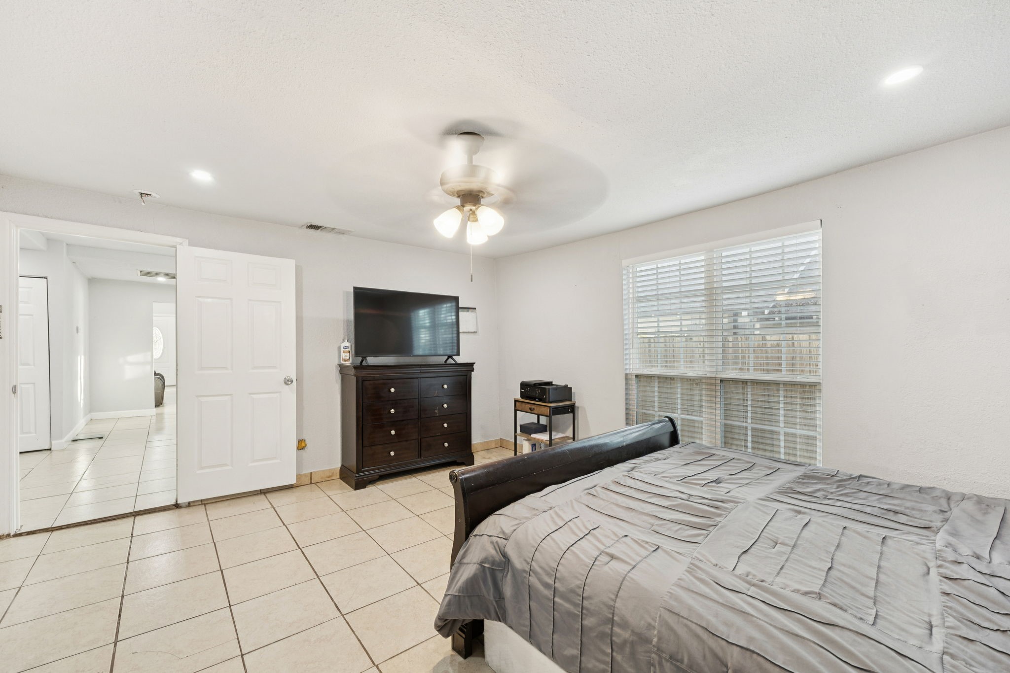 2903 Mount Vernon Avenue