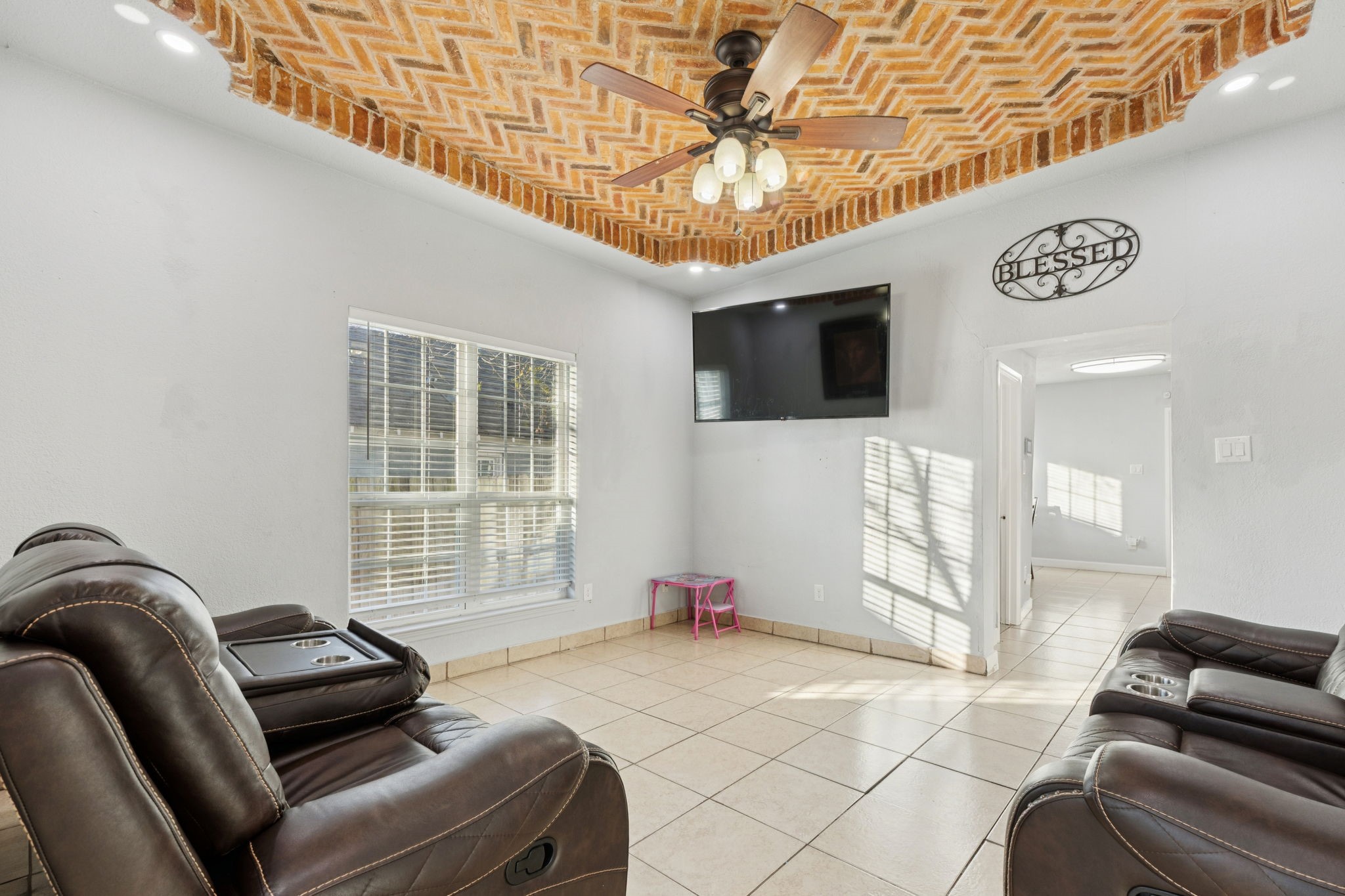 2903 Mount Vernon Avenue