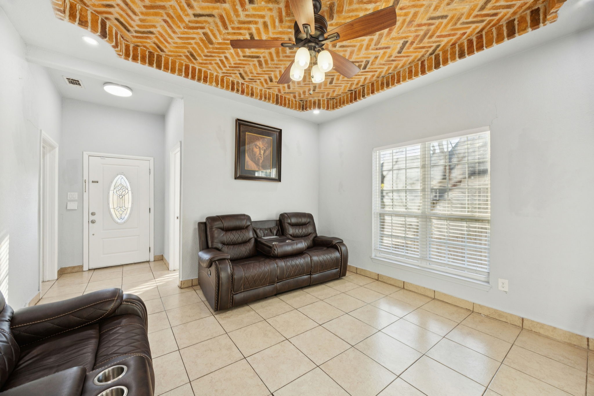 2903 Mount Vernon Avenue