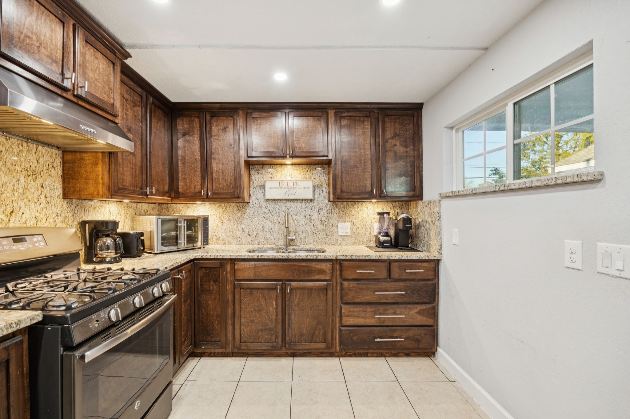 2903 Mount Vernon Avenue