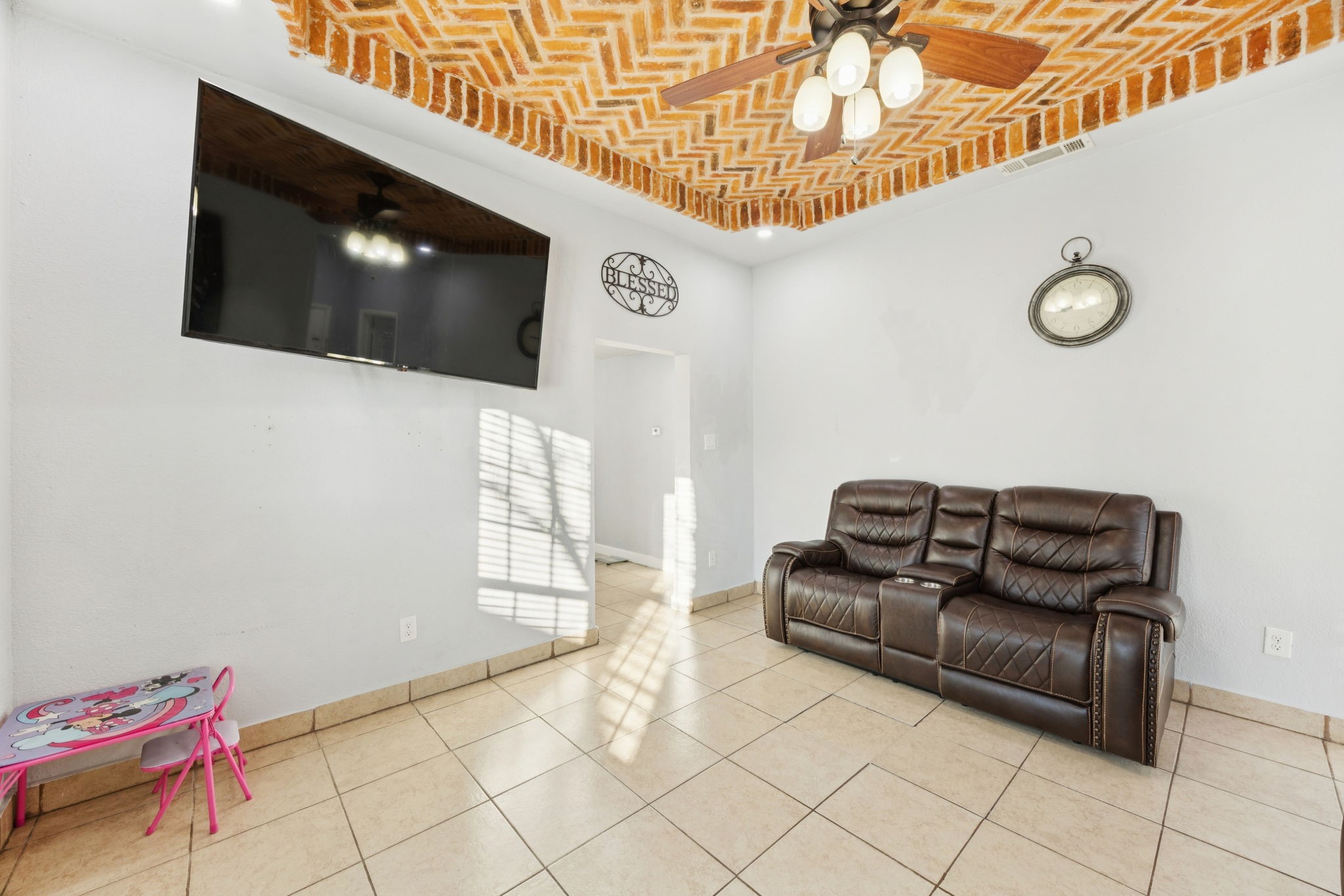 2903 Mount Vernon Avenue
