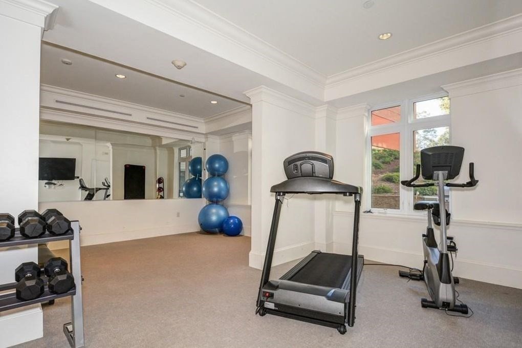1501 Commonwealth Ave # 305