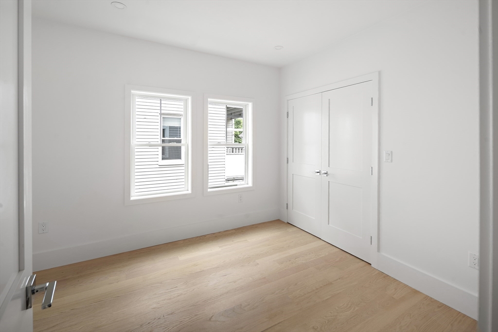 12-14 Edwin St # 1