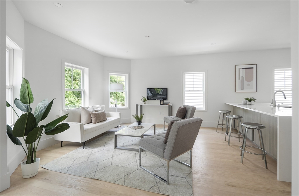 12-14 Edwin St # 1