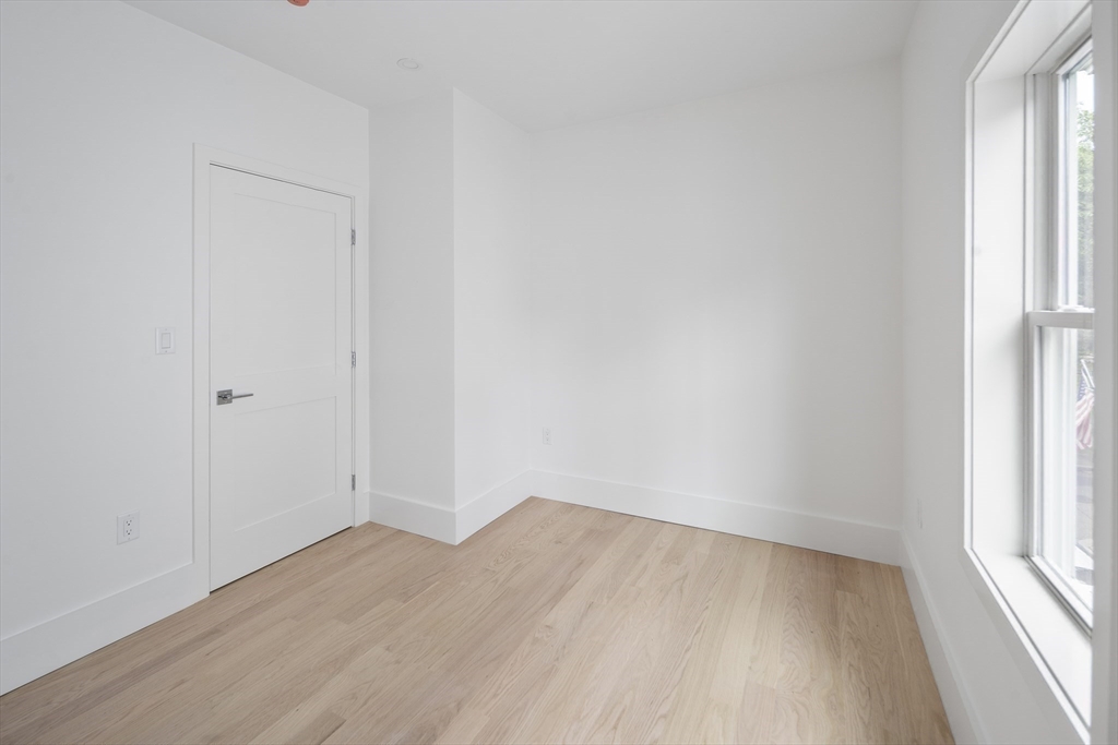 12-14 Edwin St # 1