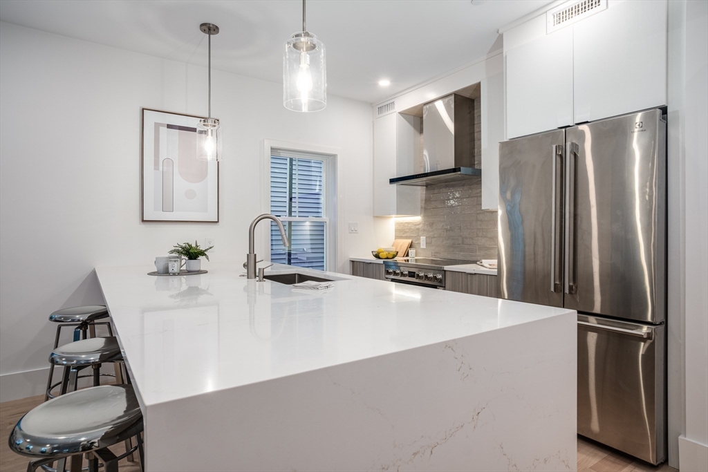 12-14 Edwin St # 1
