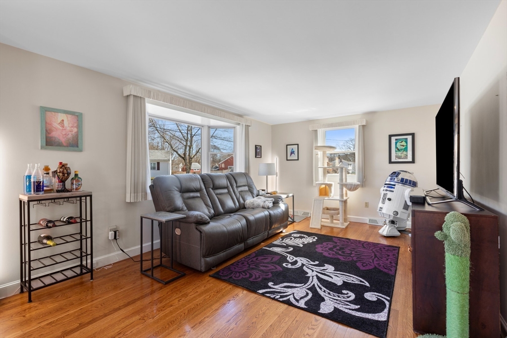 33 Bickford St