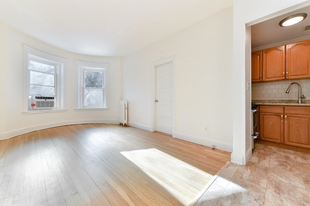 36 Winchester St # 2