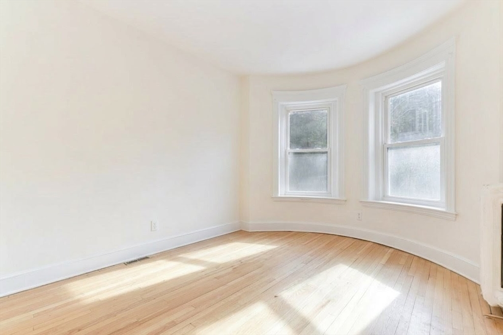 36 Winchester St # 2