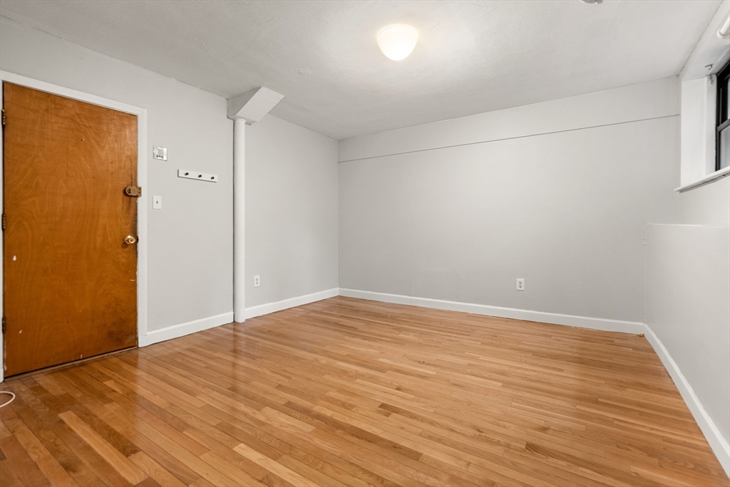 1400 Commonwealth Ave # 2