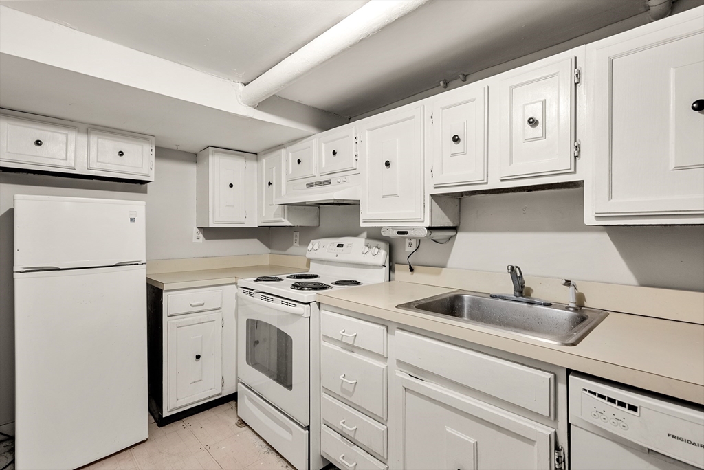 1400 Commonwealth Ave # 2