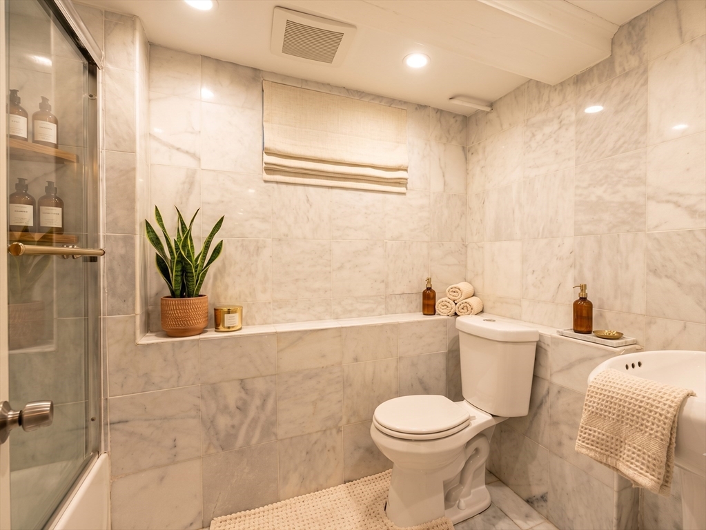 547 Broadway # 1