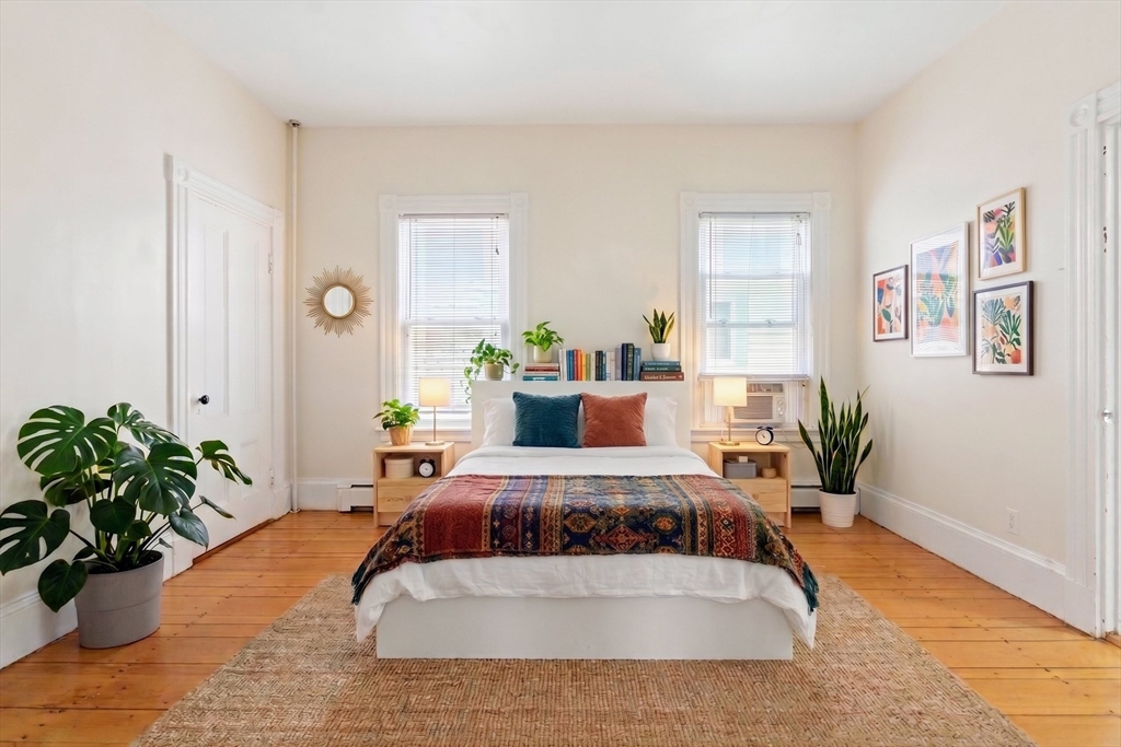 547 Broadway # 1