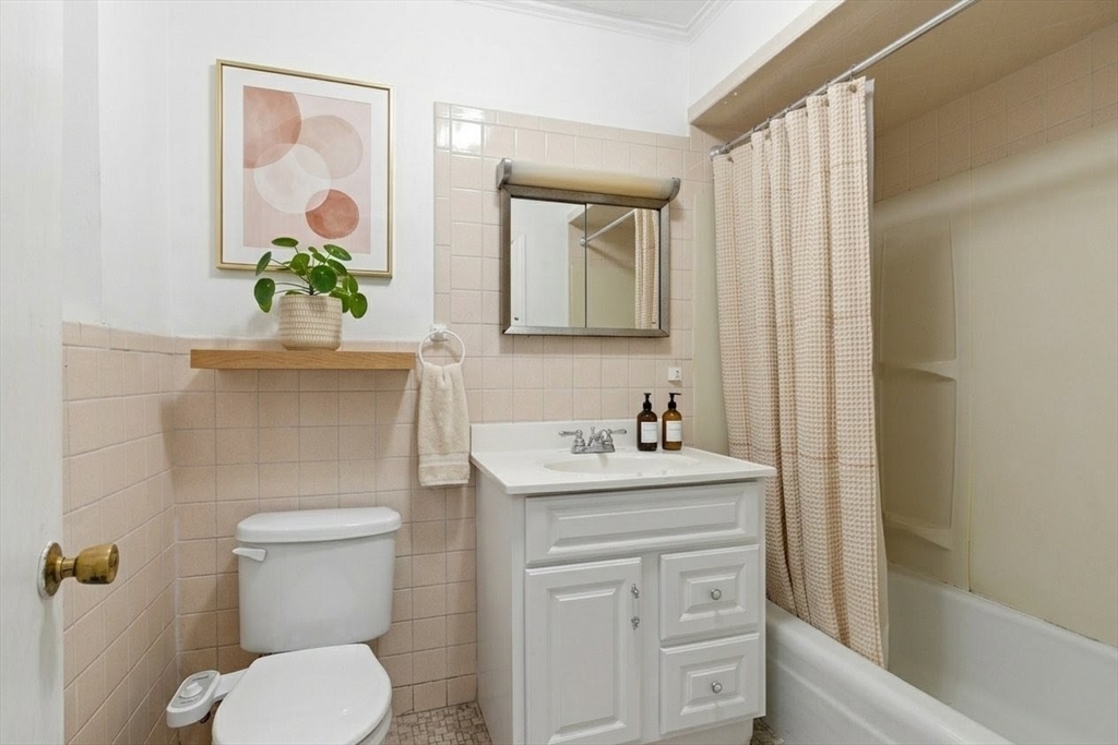 547 Broadway # 1