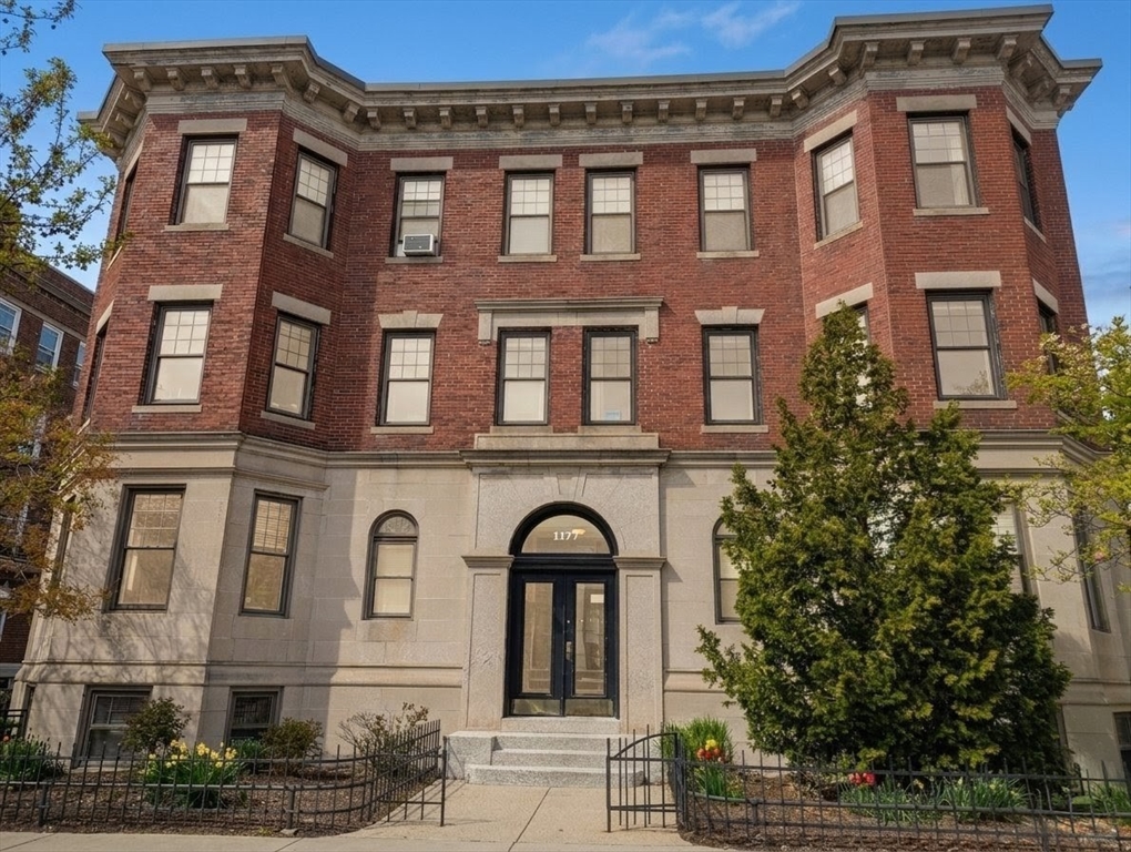 1177 Commonwealth Ave # 6