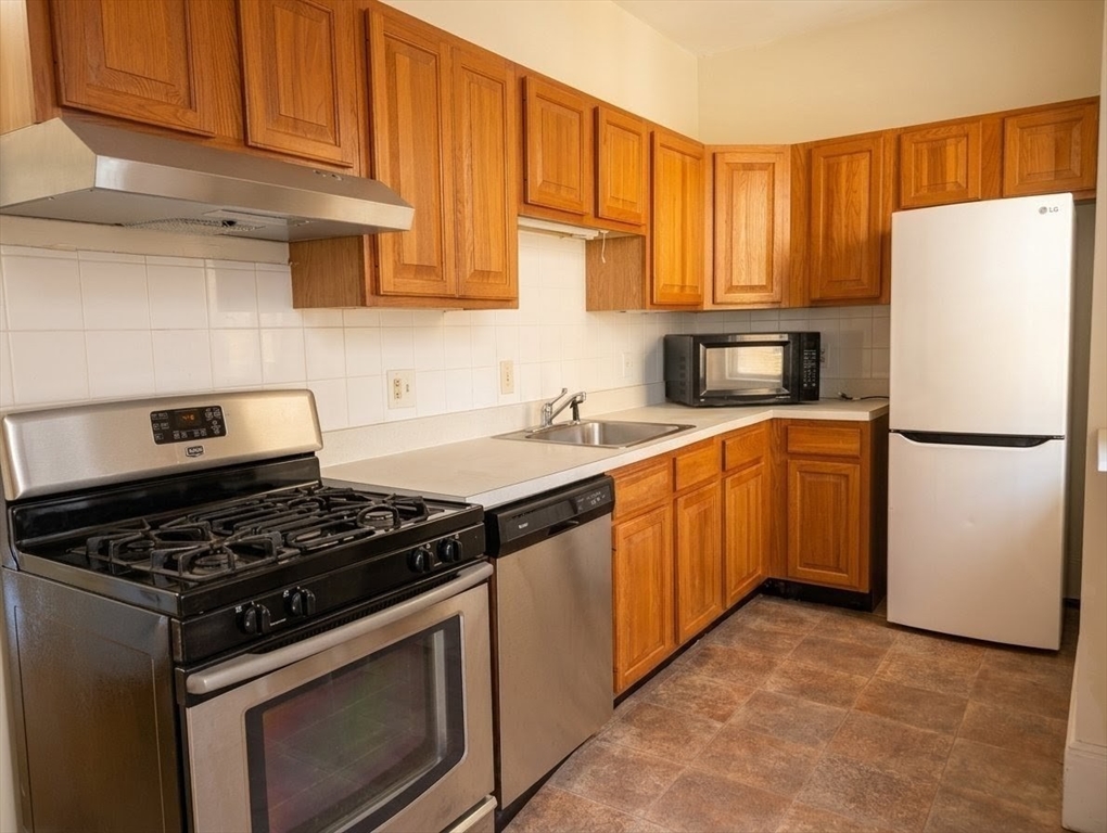 1177 Commonwealth Ave # 6