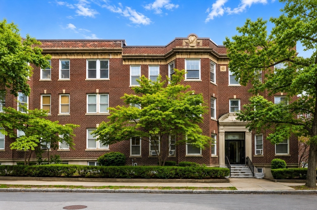55 Thatcher St # 1