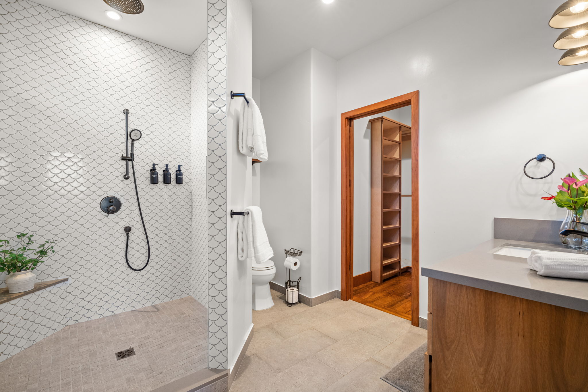 5350 KALALEA VIEW DR 8D