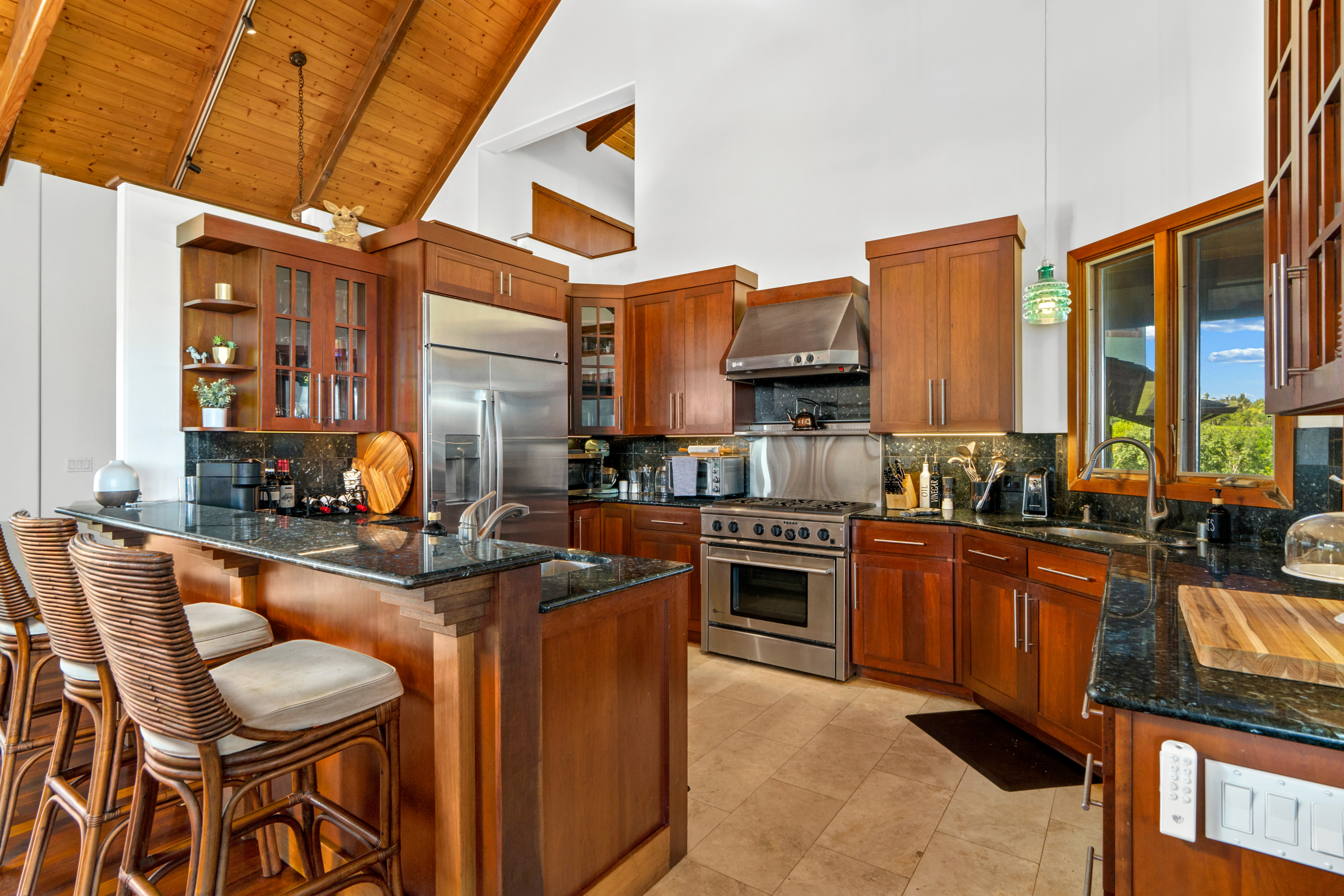 5350 KALALEA VIEW DR 8D