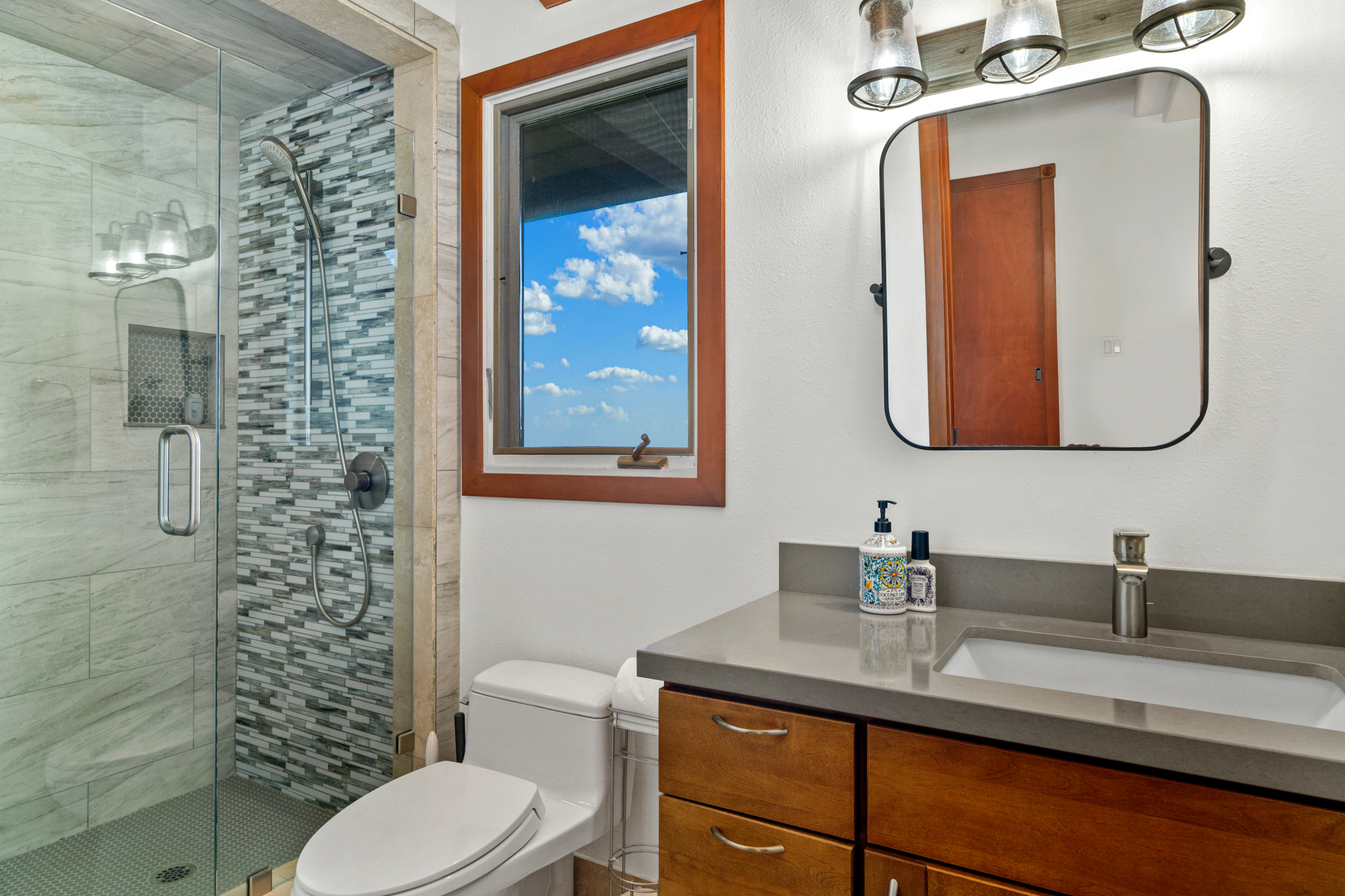 5350 KALALEA VIEW DR 8D