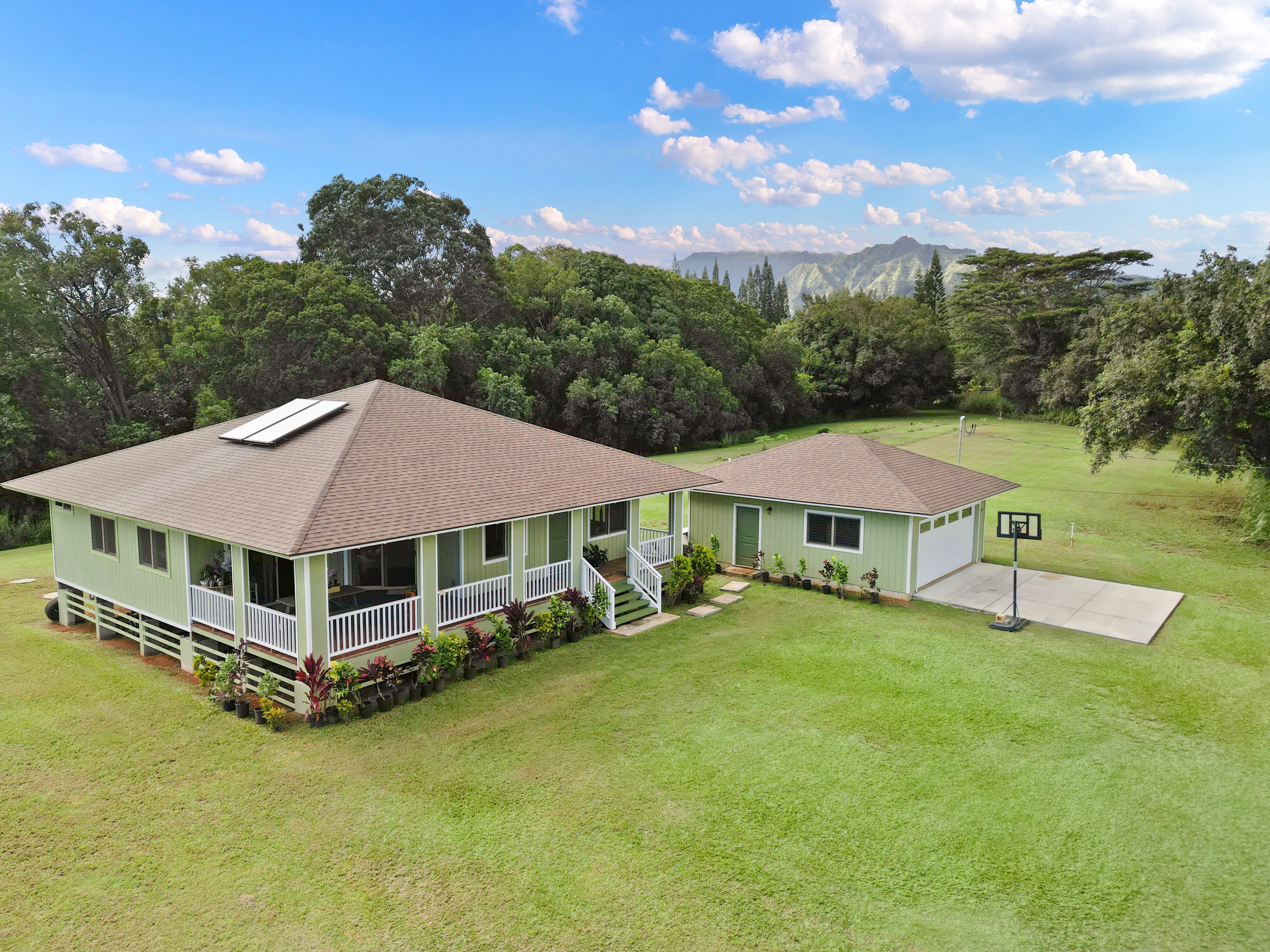 6231 HELENA LN