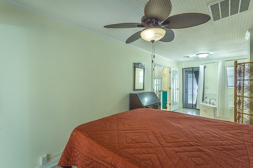 47 E Pine St # 5, 32322 Unit: 4 & 5