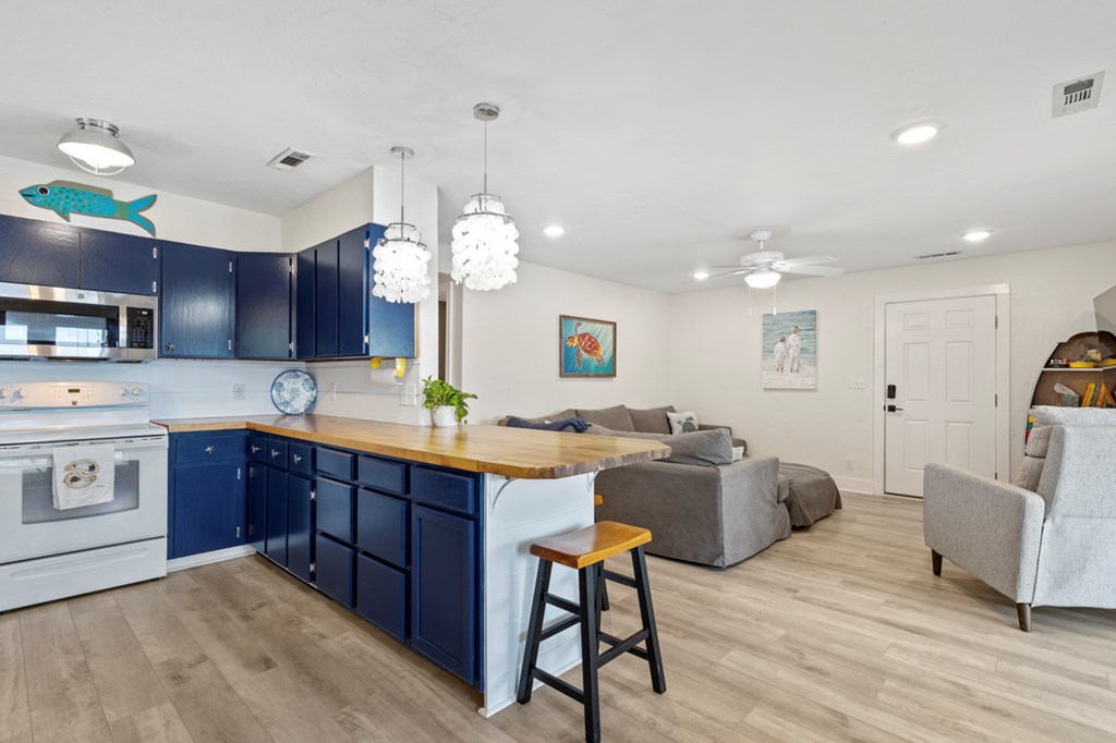 605 Riverview Dr, 32322