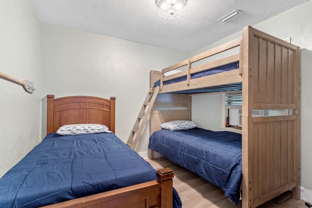 605 Riverview Dr, 32322