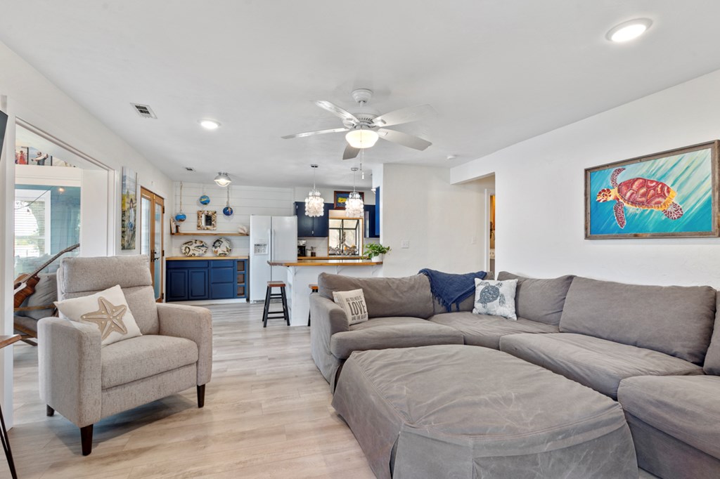 605 Riverview Dr, 32322