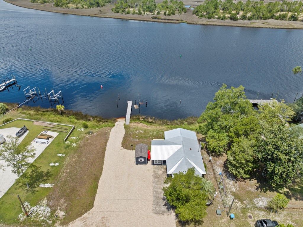 605 Riverview Dr, 32322