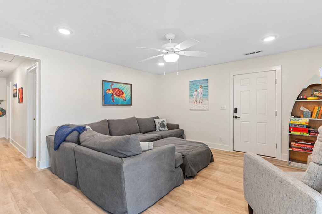 605 Riverview Dr, 32322