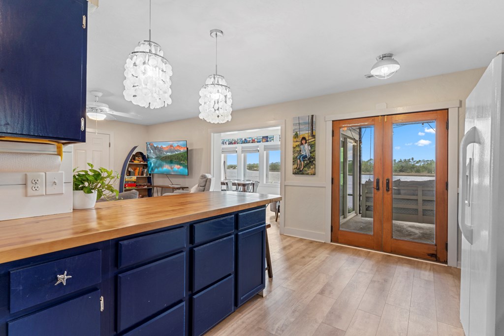 605 Riverview Dr, 32322