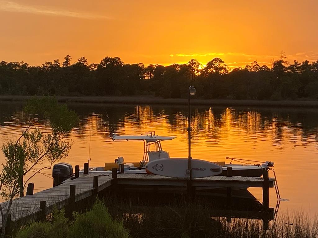 605 Riverview Dr, 32322