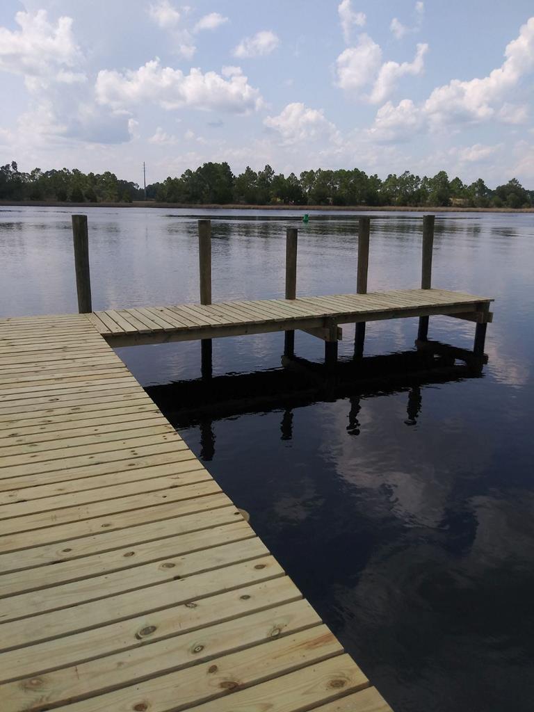 605 Riverview Dr, 32322