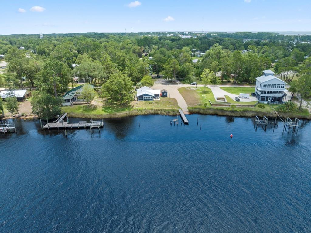 605 Riverview Dr, 32322