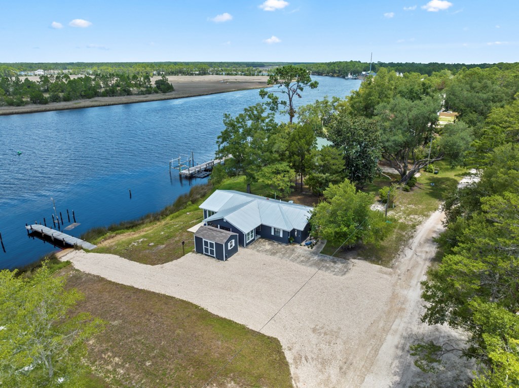 605 Riverview Dr, 32322