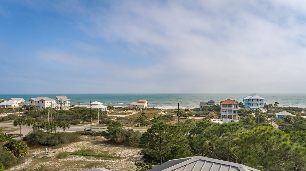 1627 Wayfarers Ct, St. George Island 32328