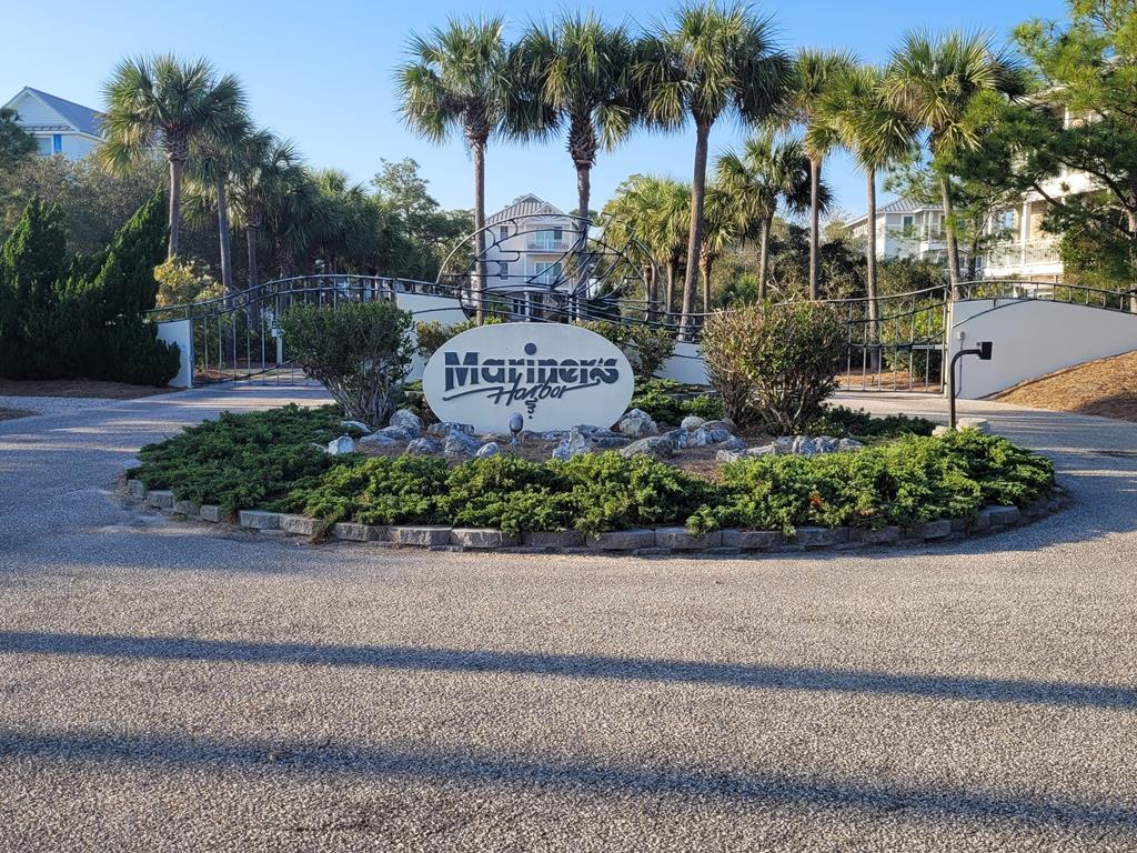 1627 Wayfarers Ct, St. George Island 32328