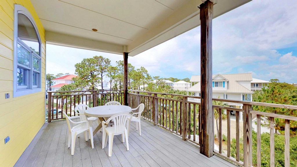 1627 Wayfarers Ct, St. George Island 32328
