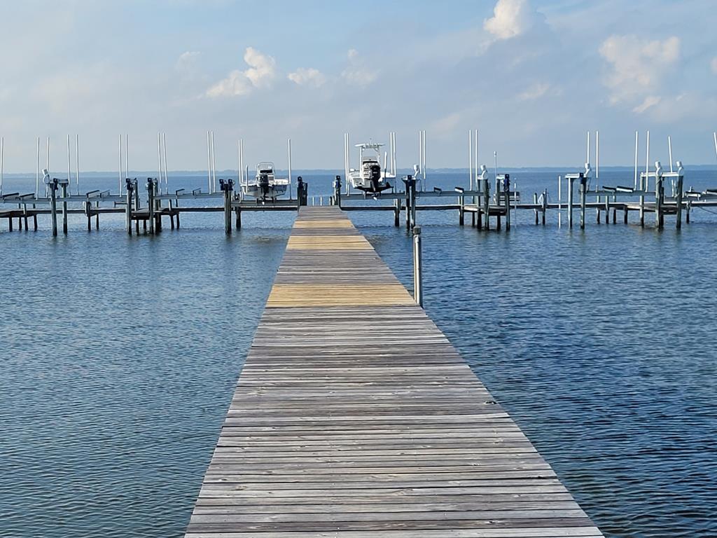 1627 Wayfarers Ct, St. George Island 32328