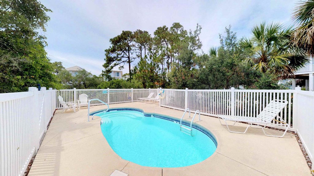 1627 Wayfarers Ct, St. George Island 32328
