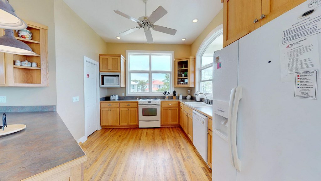 1627 Wayfarers Ct, St. George Island 32328