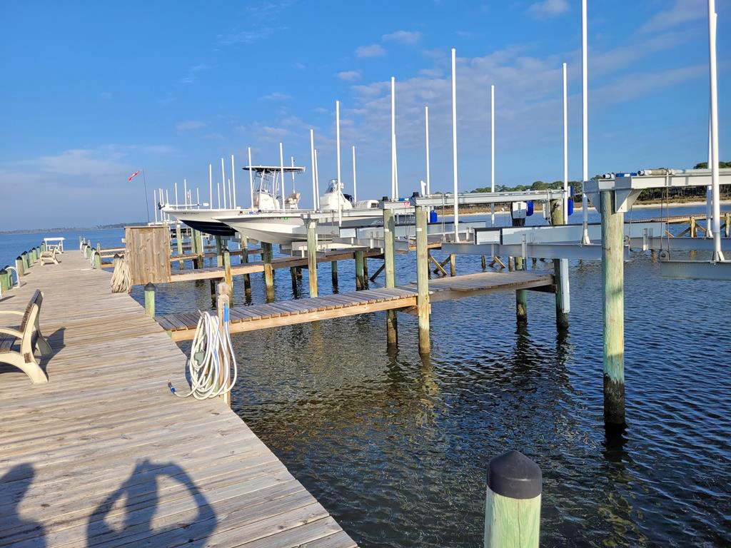 1627 Wayfarers Ct, St. George Island 32328